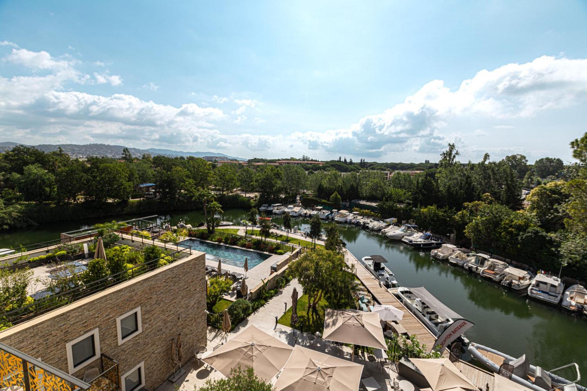 Ilot Du Golf Bw Premier Collection Hotel 4*